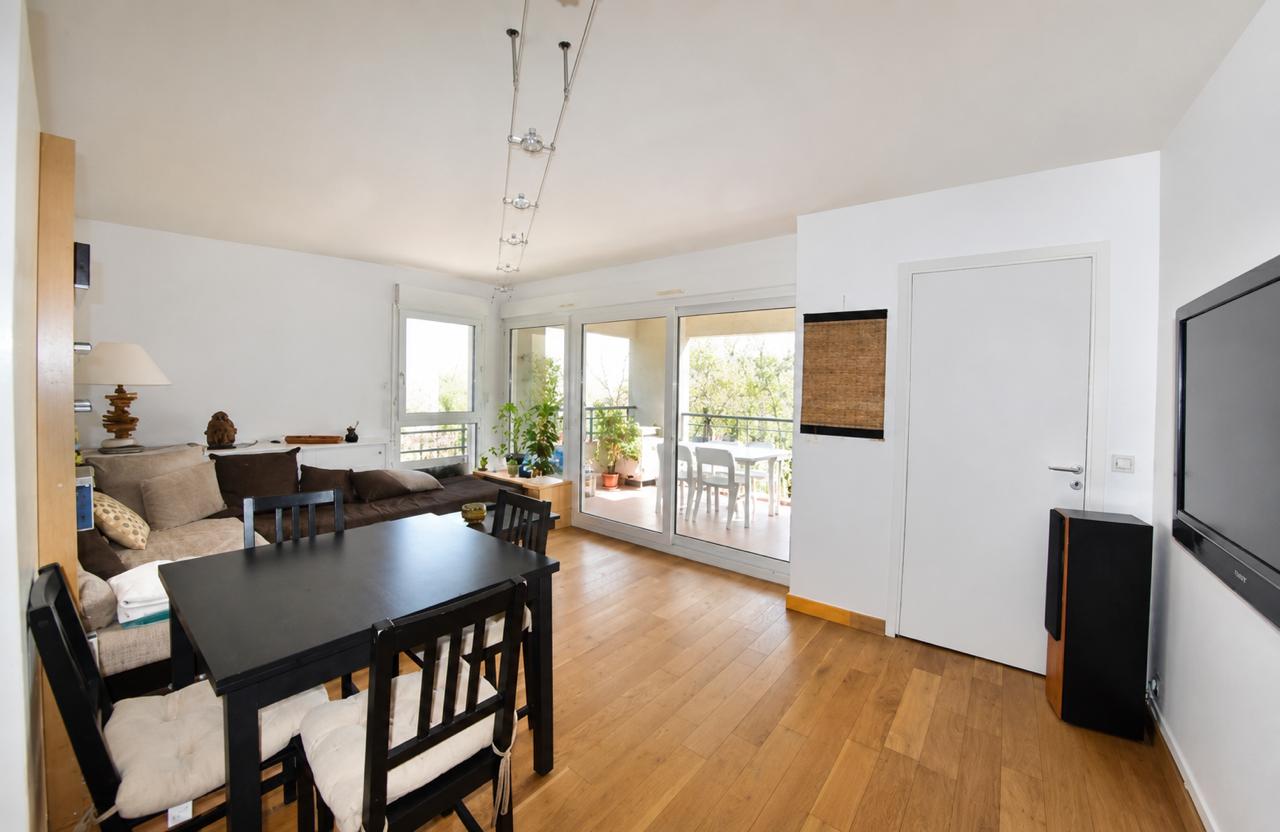 Appartement a Valbonne avec piscine et garage